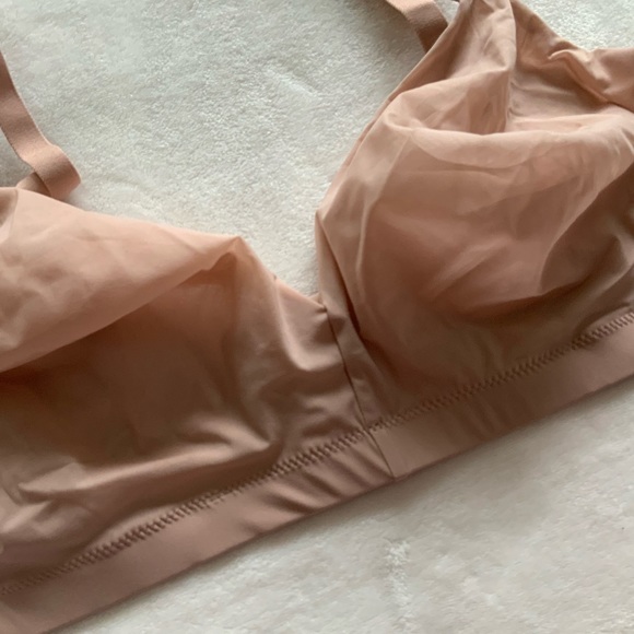 HANRO Smooth Illusion Soft Cup Bra - Picture 4 of 13